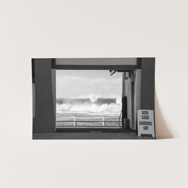 Dangerous Surf - Shutter and Frame