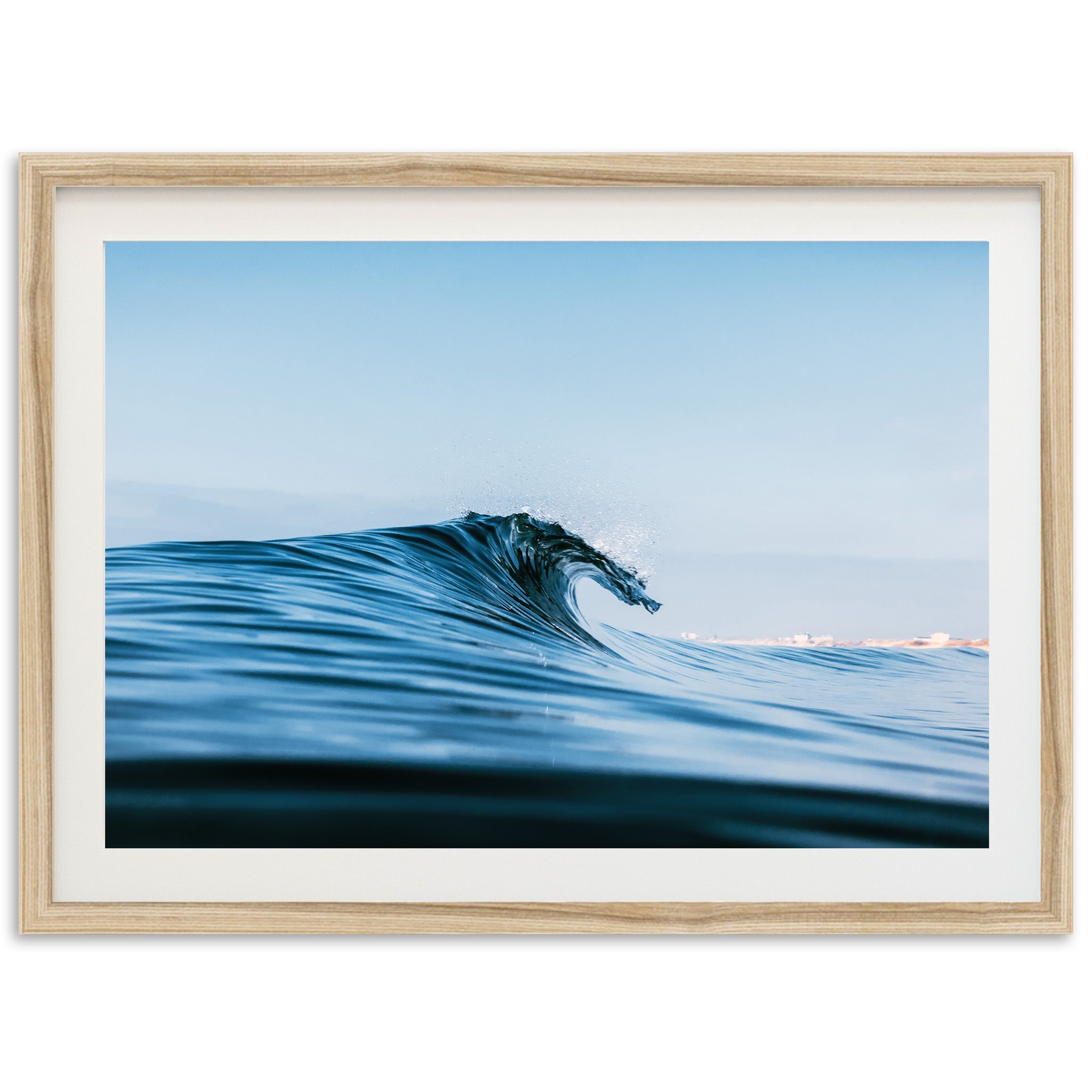 a picture of a wave in the ocean