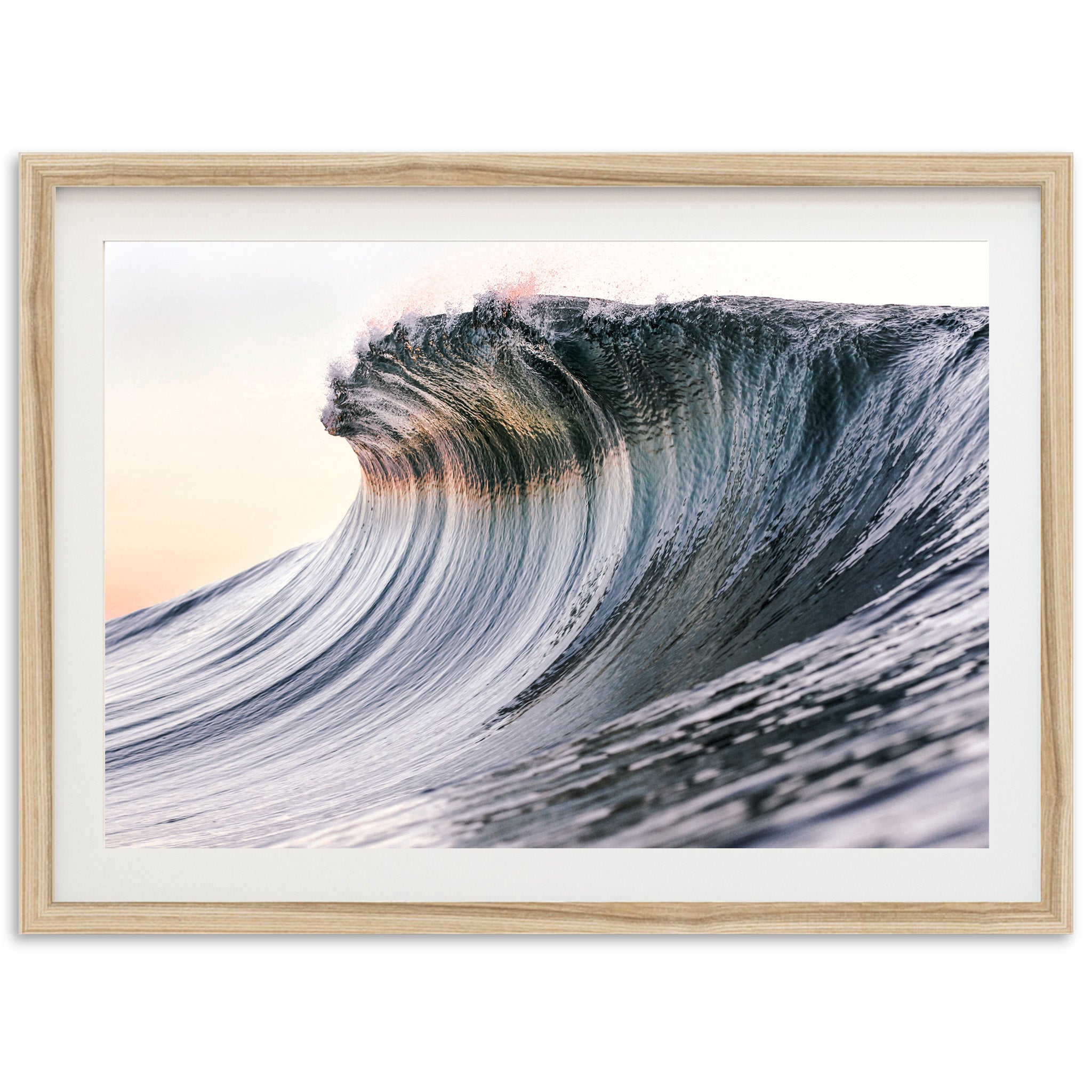 a picture of a large wave in the ocean