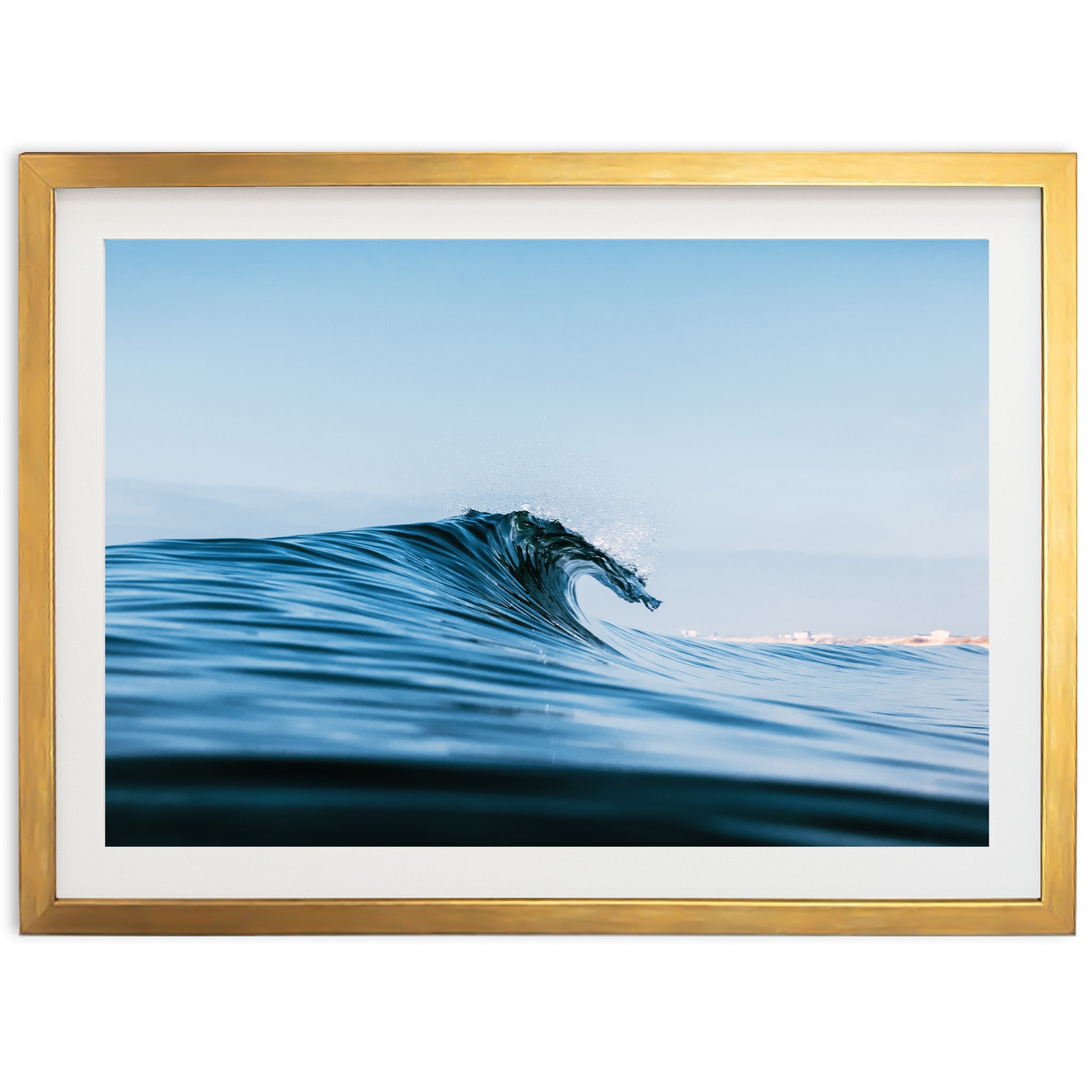 a picture of a wave in the ocean